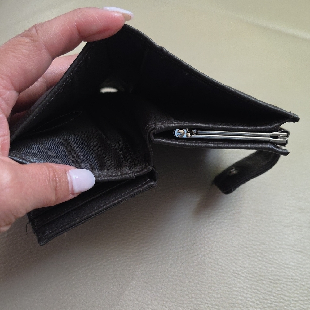 Giani Bernini Brown Softy Leather Wallet with a pebbled texture, NWOB And OT - Picture 9 of 13